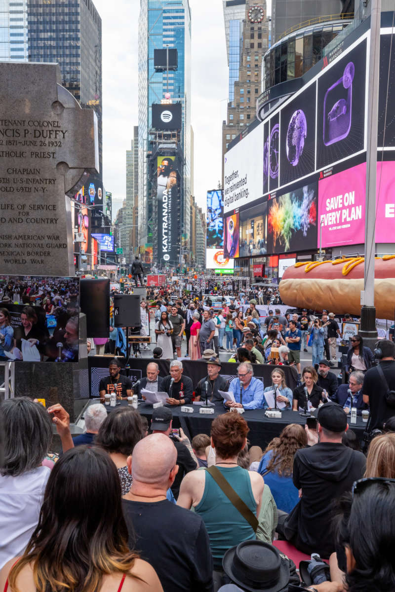 Full Cast Times Square Theaterof War061224 An Enemyofthe People045