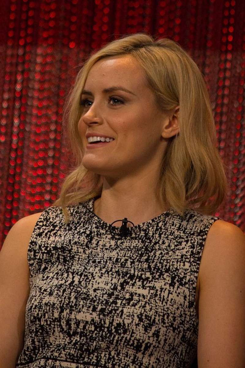 Taylor Schilling Headshot